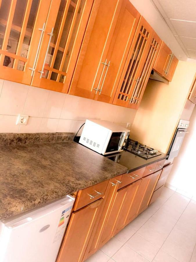 Fully Equipped 3-Bedroom Apt In Downtown ปรายา ภายนอก รูปภาพ