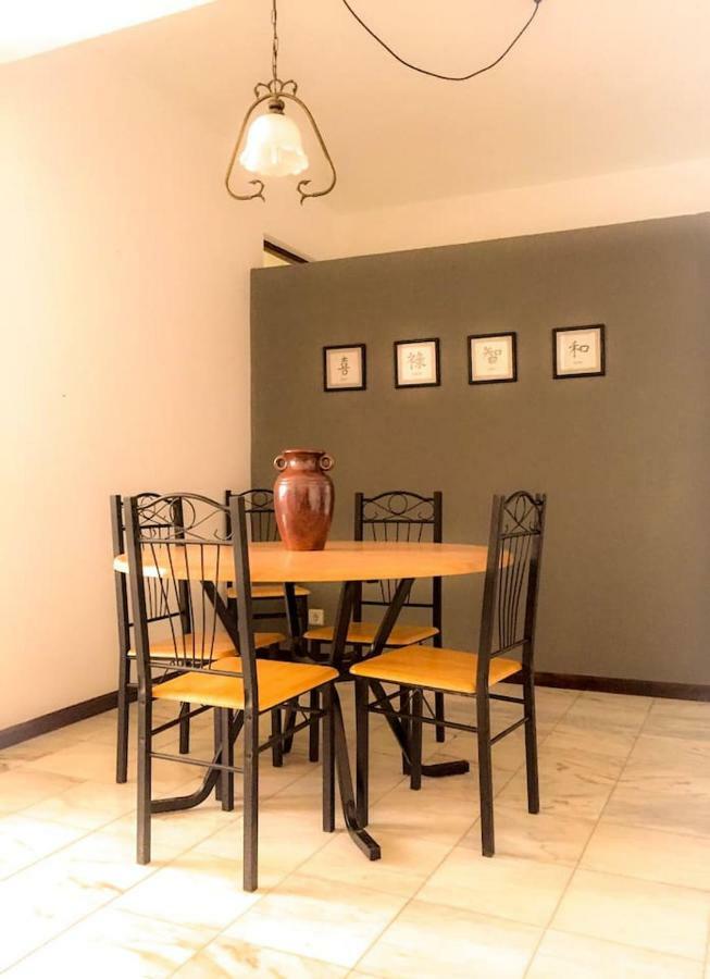 Fully Equipped 3-Bedroom Apt In Downtown ปรายา ภายนอก รูปภาพ